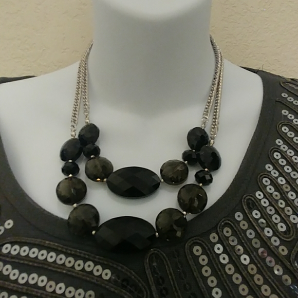 Black Clear & Shiny Lucite & Silver Necklace - Picture 1 of 8